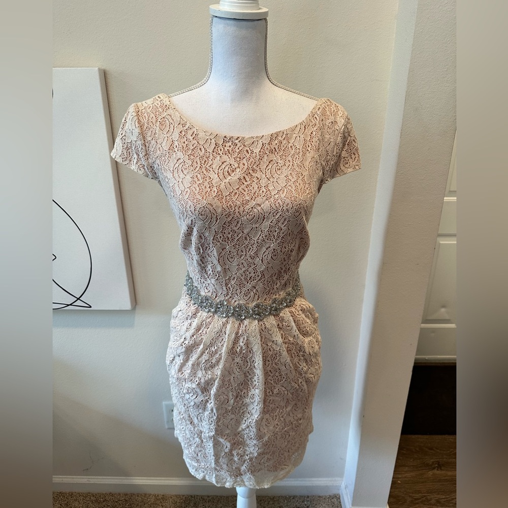 CITY TRIANGLES - Lace Floral dress